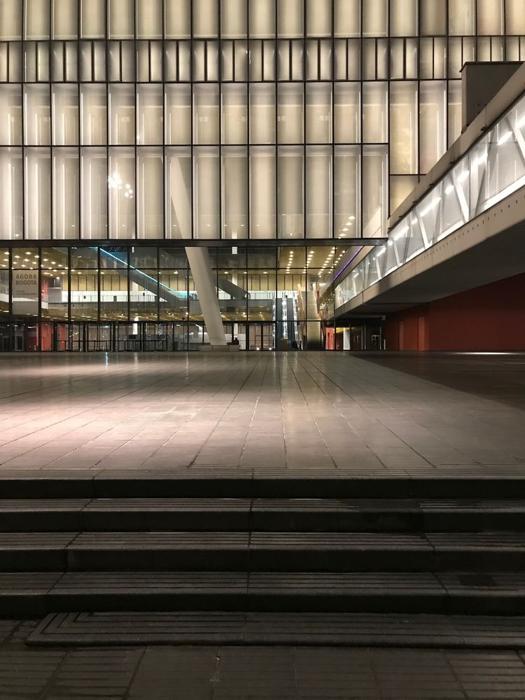 Ágora-Bogotá | 城市景观与生态融合的现代建筑设计