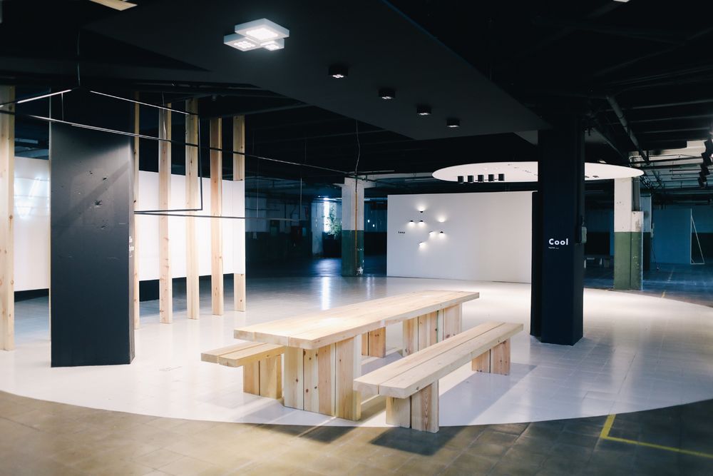 巴塞罗那 Fluvia 展厅——自然与科技的融合