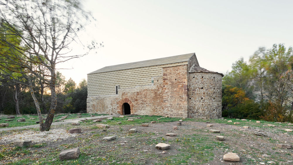 San Juan de Ruesta 修道院重建，西班牙 / Sebastián Arquitectos