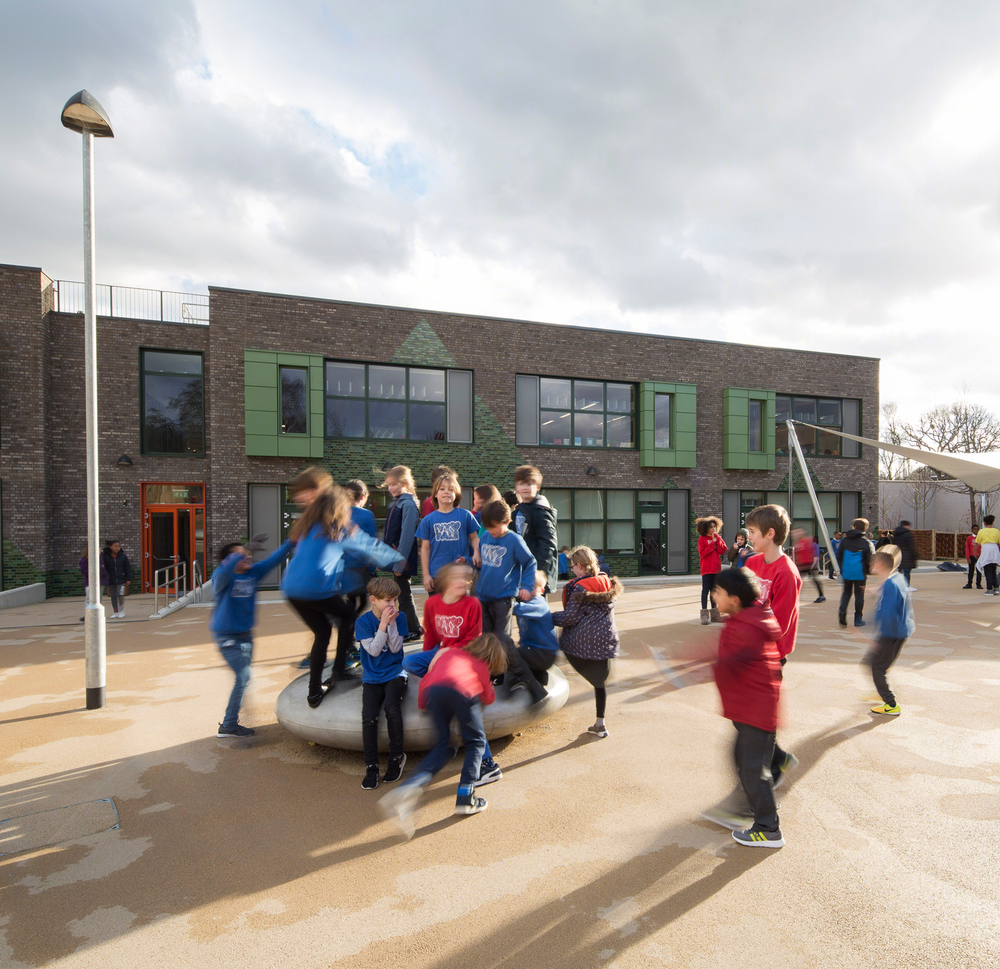 英国艾维代尔小学“森林主题”景观设计