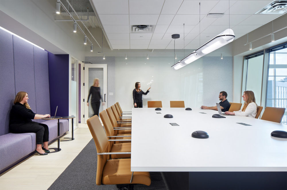 紫色调的创意天地——Vanco Offices 室内设计
