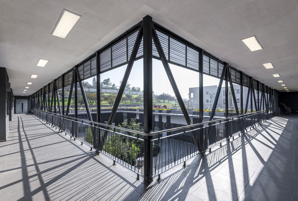 融合传统与当代的智利文化之心——BiS Arquitectos 设计 Lo Barnechea 文化中心