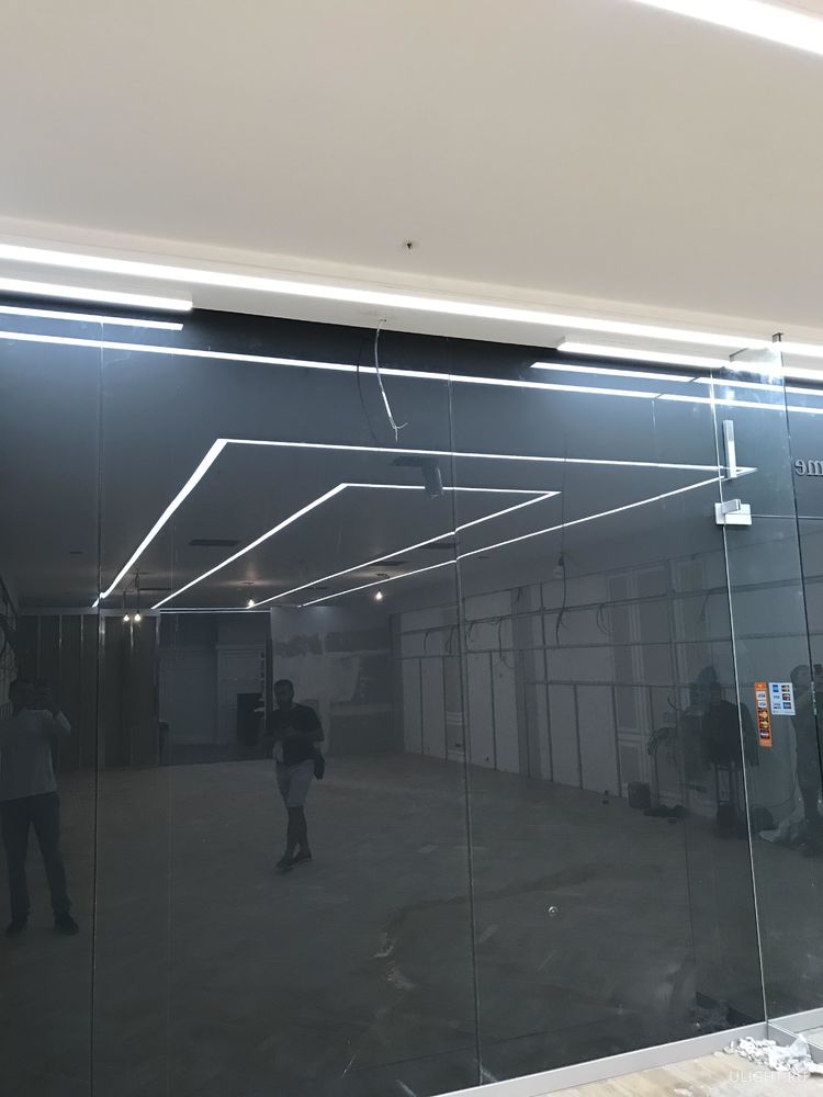 Barvikha 豪华床品店的光线艺术