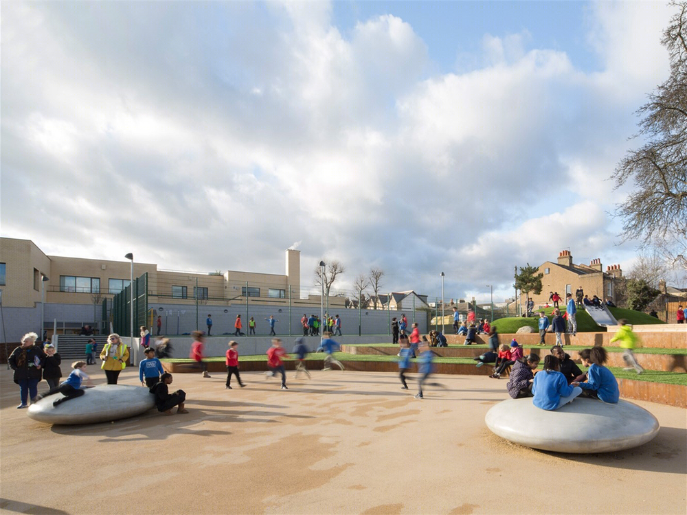 英国艾维代尔小学“森林主题”景观设计