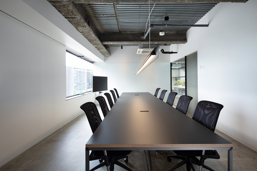 H NINEHOURS OFFICE Keiji Ashizawa