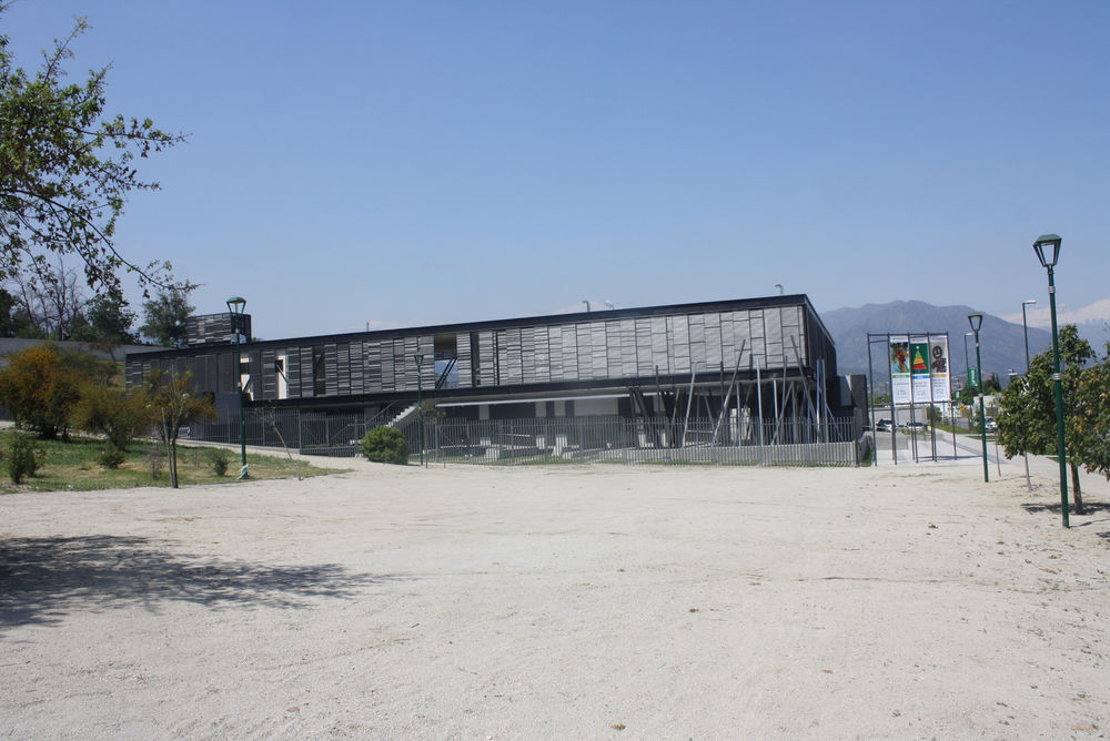 融合传统与当代的智利文化之心——BiS Arquitectos 设计 Lo Barnechea 文化中心