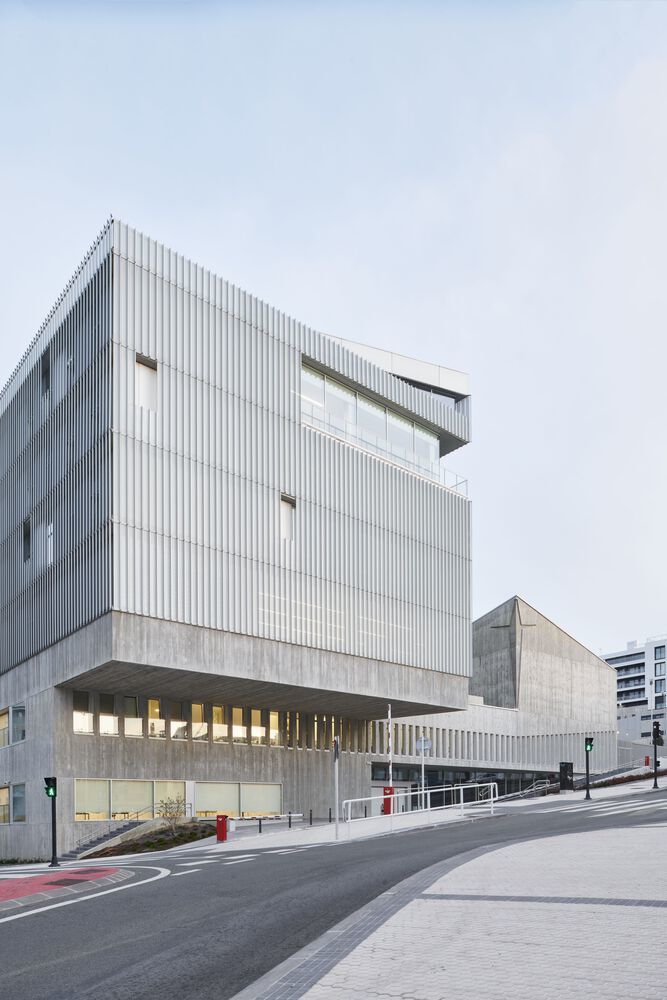 西班牙圣塞巴斯蒂安 Aldapeta María Ikastetxea 学校 | 现代教育建筑的典范