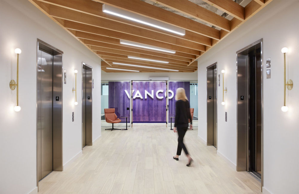 紫色调的创意天地——Vanco Offices 室内设计