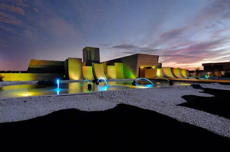 Madrid 郊外 7000 平米上的曲线建筑 - A-cero;Joaquin Torres Arquitectos