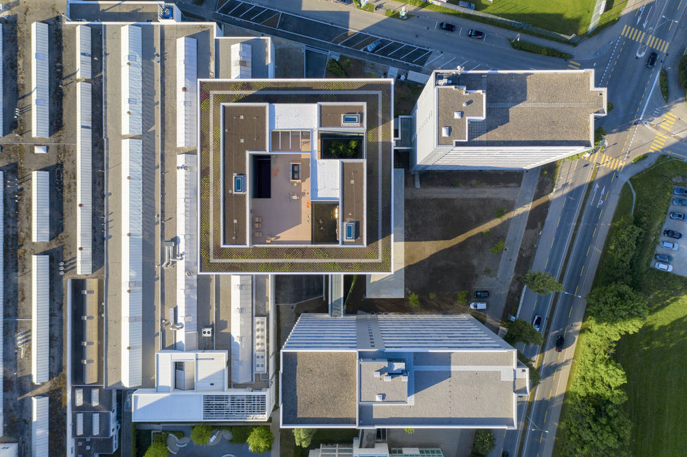 "瑞士 Uzwil 的 Cubic Innovation Center | 现代协作式办公室设计的典范"