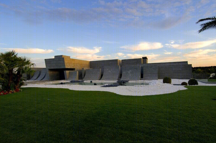 Madrid 郊外 7000 平米上的曲线建筑 - A-cero;Joaquin Torres Arquitectos