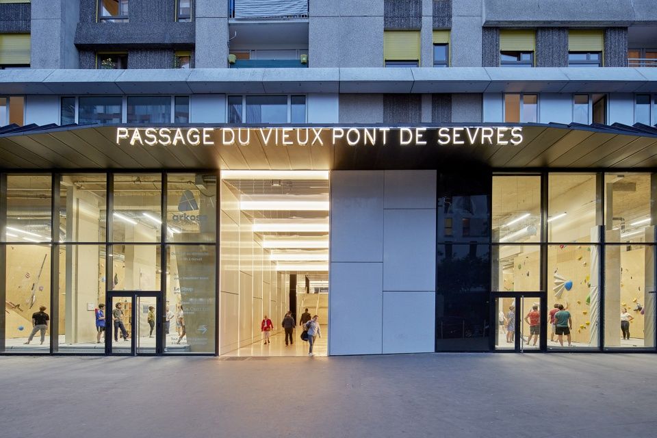 法国 Pont de Sèvres 街区公共通道改造 | 焕发新生的混凝土空间