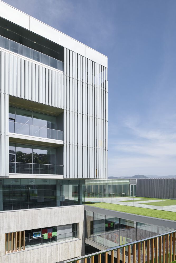 西班牙圣塞巴斯蒂安 Aldapeta María Ikastetxea 学校 | 现代教育建筑的典范