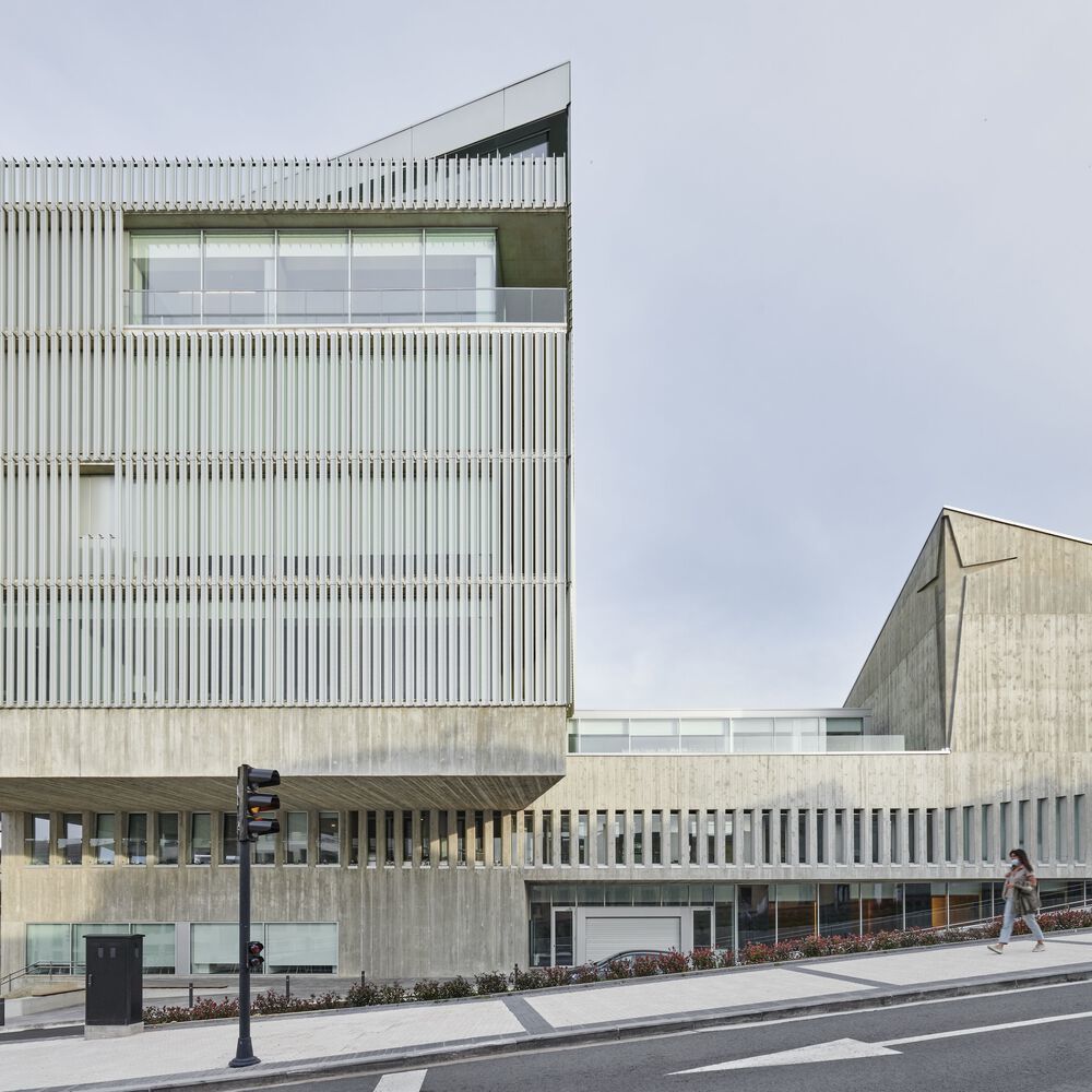 西班牙圣塞巴斯蒂安 Aldapeta María Ikastetxea 学校 | 现代教育建筑的典范