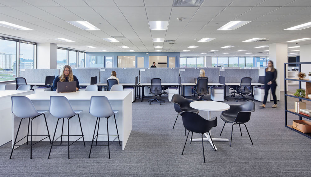 紫色调的创意天地——Vanco Offices 室内设计