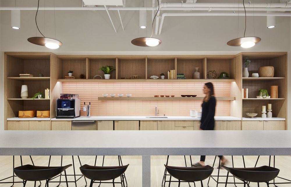 紫色调的创意天地——Vanco Offices 室内设计