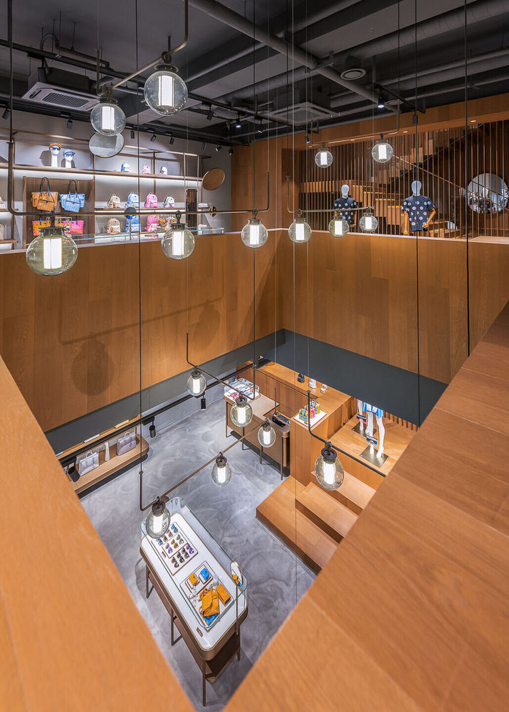 首尔 MCM 旗舰店 | 现代工业风与传统工艺的完美融合
