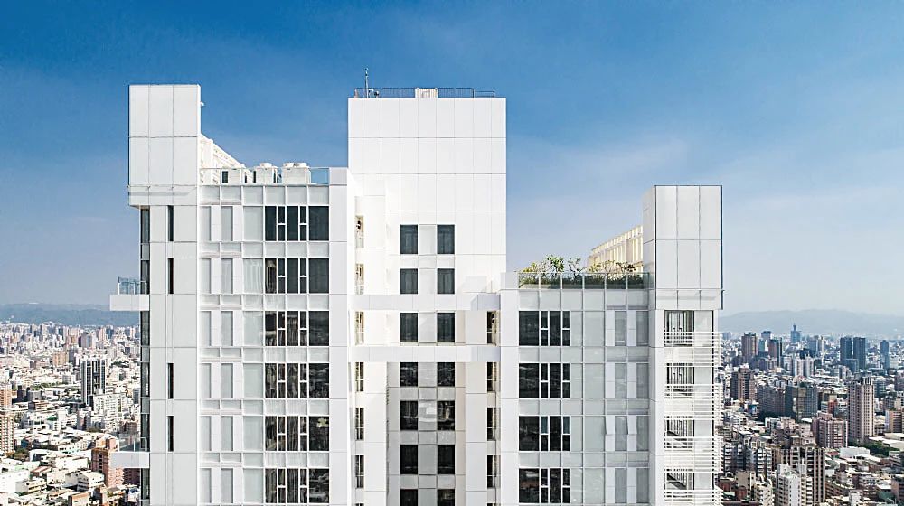 台中新朗日汇 | 白色建筑与顶级酒店设计的完美融合