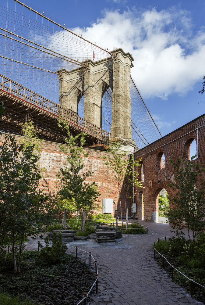 致敬历史，展现灵活舞台——St. Ann's Warehouse 剧院设计