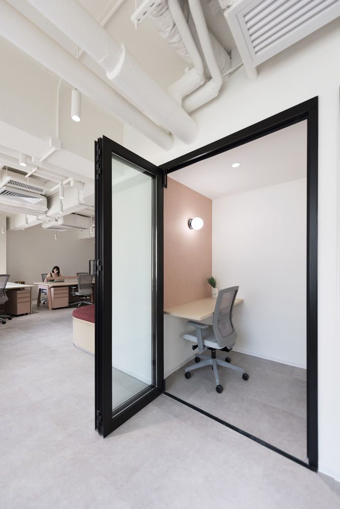 香港 Charterhouse Asia 办公室设计 | 红丝带元素营造活力校园氛围