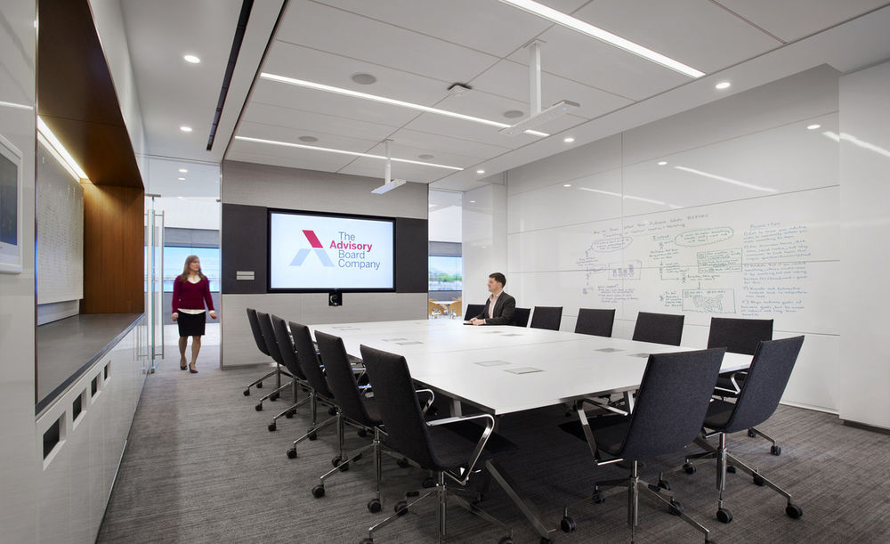 华盛顿 DC 的 Advisory Board Company 办公室设计