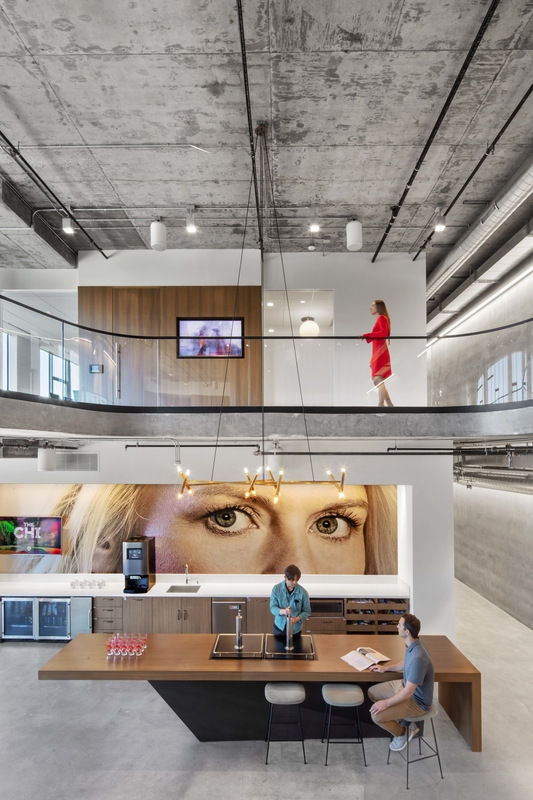 Showtime Offices – 好莱坞视角挑战空间感知