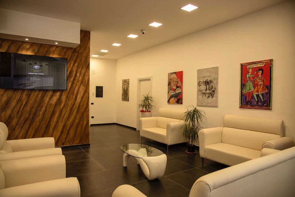 centro oculistico nisseno - Hall e direzione