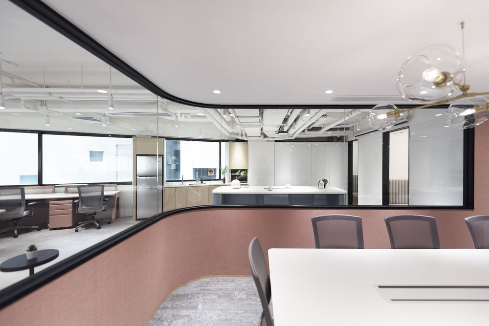 香港 Charterhouse Asia 办公室设计 | 红丝带元素营造活力校园氛围
