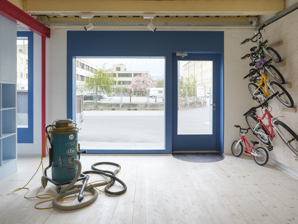 Bogen 131 自行车店 | 铁路高架桥下的创新设计