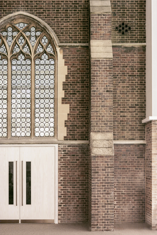 英国伦敦 Iglesia Drayton Green 教堂——传统与现代的完美结合