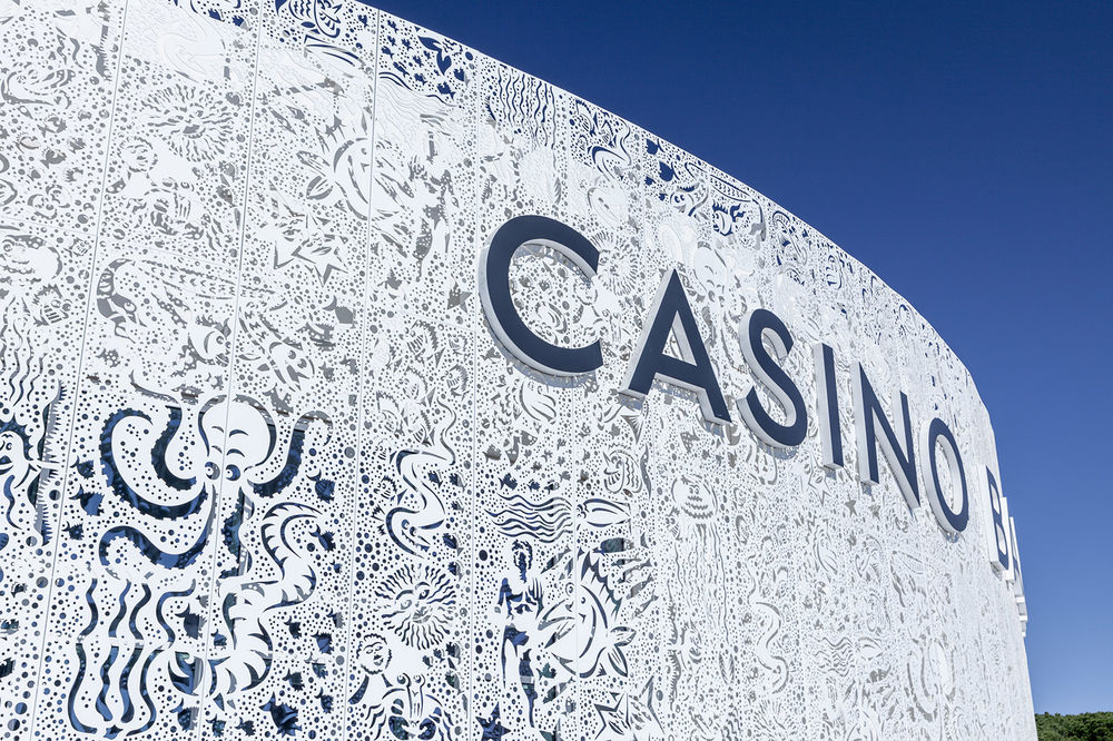 法国 Cap d’Agde 议会宫与赌场——连接陆地与海洋的立体步行广场