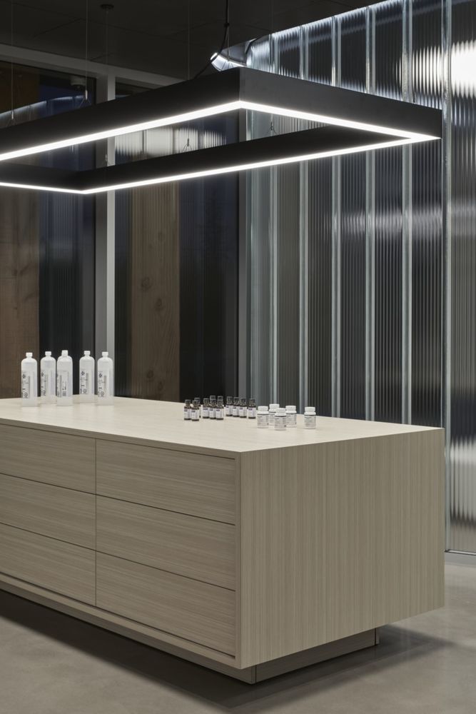 加拿大 Mapleton 药店 | 现代健康室内设计