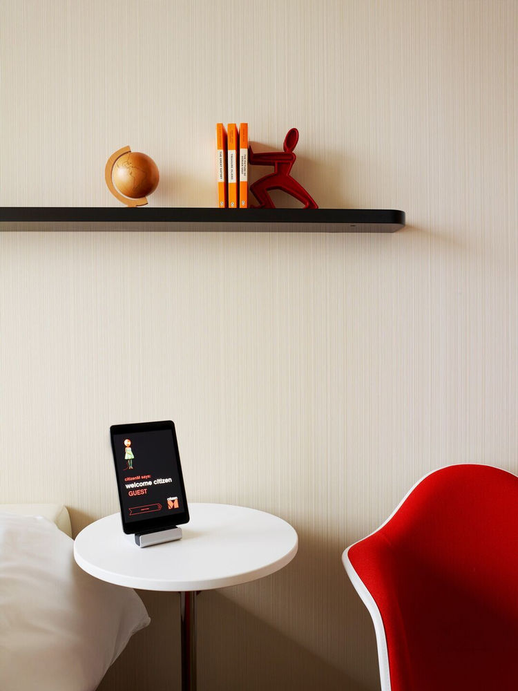 citizenM Schiphol 机场酒店扩建 | 简约豪华设计