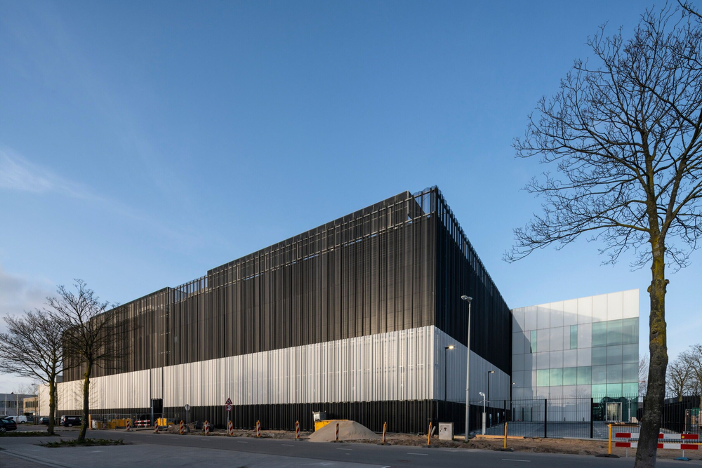 交互之舞 | Equinix Datacenter AM7 办公建筑