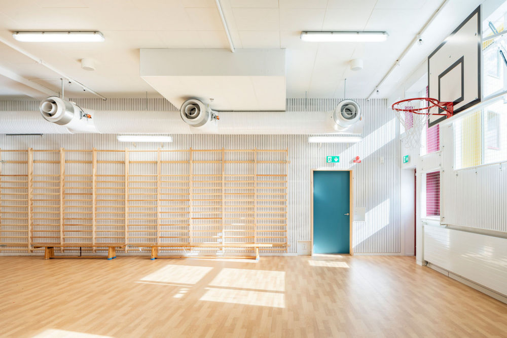 瑞典 Skälby 幼儿园 | 自然光与彩色的学习空间