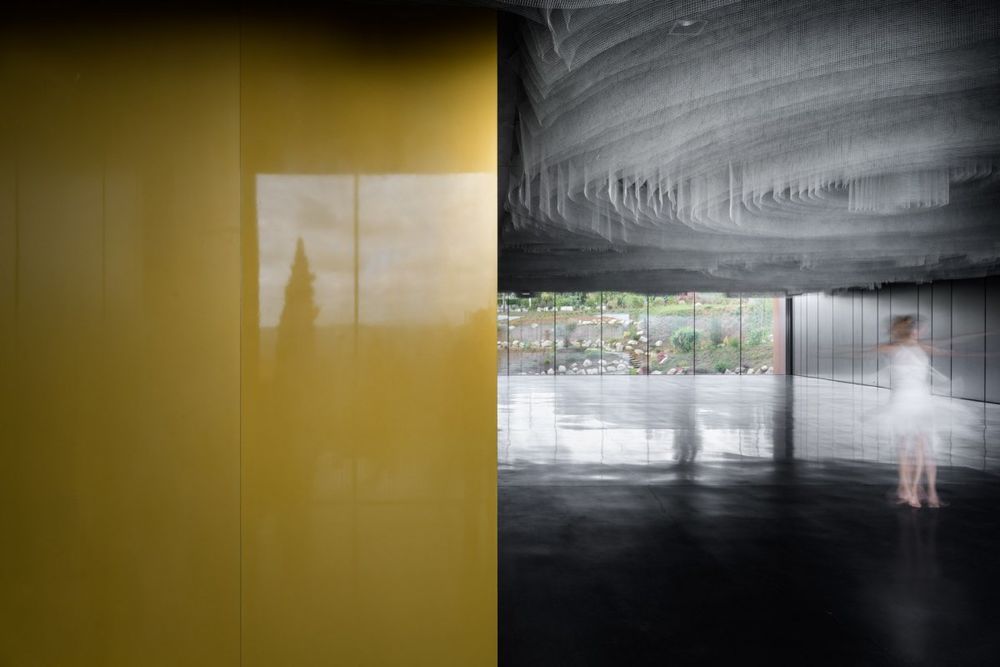悬浮之境 | 葡萄牙 MMV Arquitectos 乡村餐馆设计