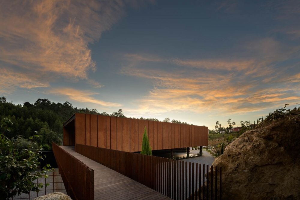 悬浮之境 | 葡萄牙 MMV Arquitectos 乡村餐馆设计