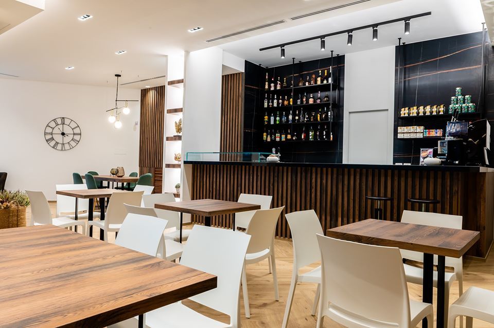 意式咖啡店“5 uno otto cafè” 计亮点 | 现代与传统交融，打造精致商业空间