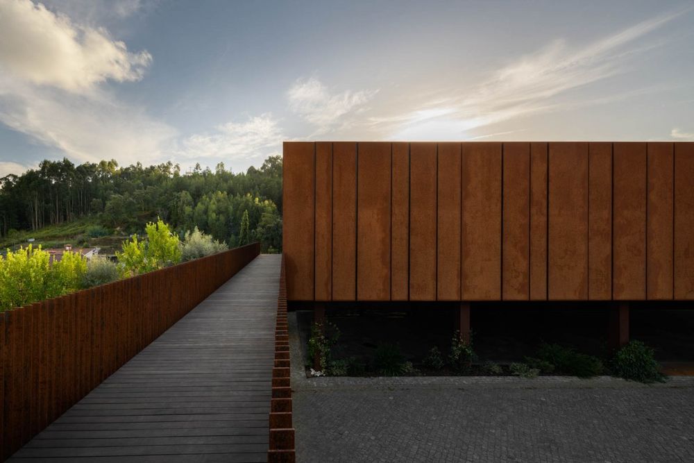 悬浮之境 | 葡萄牙 MMV Arquitectos 乡村餐馆设计