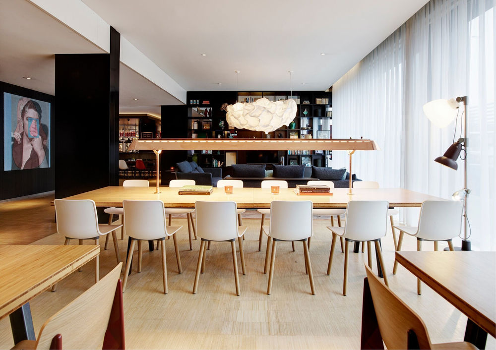 citizenM Schiphol 机场酒店扩建 | 简约豪华设计