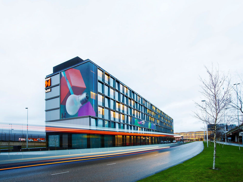 citizenM Schiphol 机场酒店扩建 | 简约豪华设计