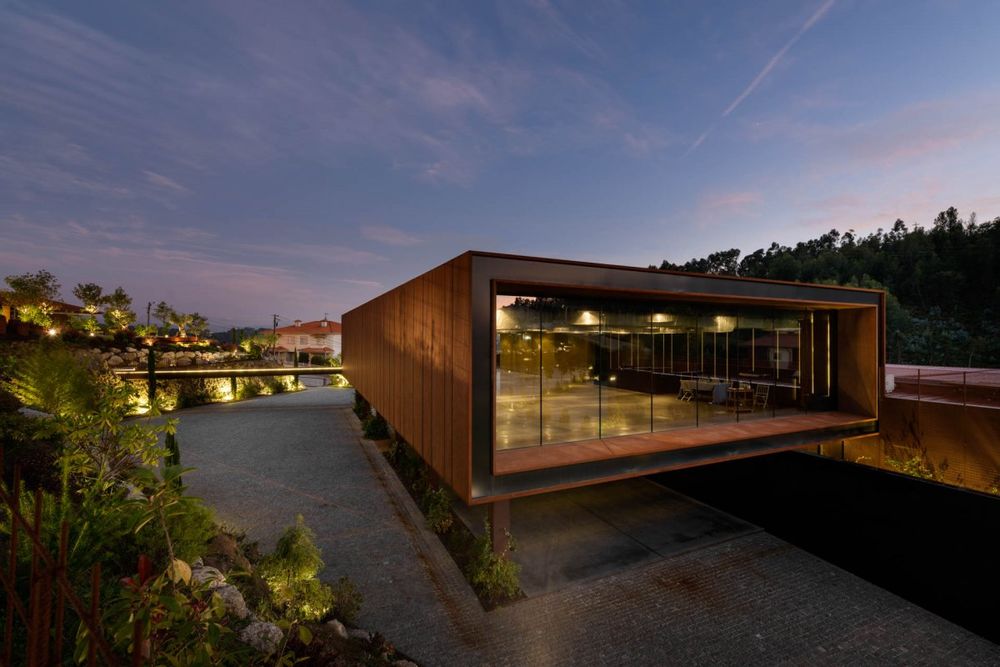 悬浮之境 | 葡萄牙 MMV Arquitectos 乡村餐馆设计