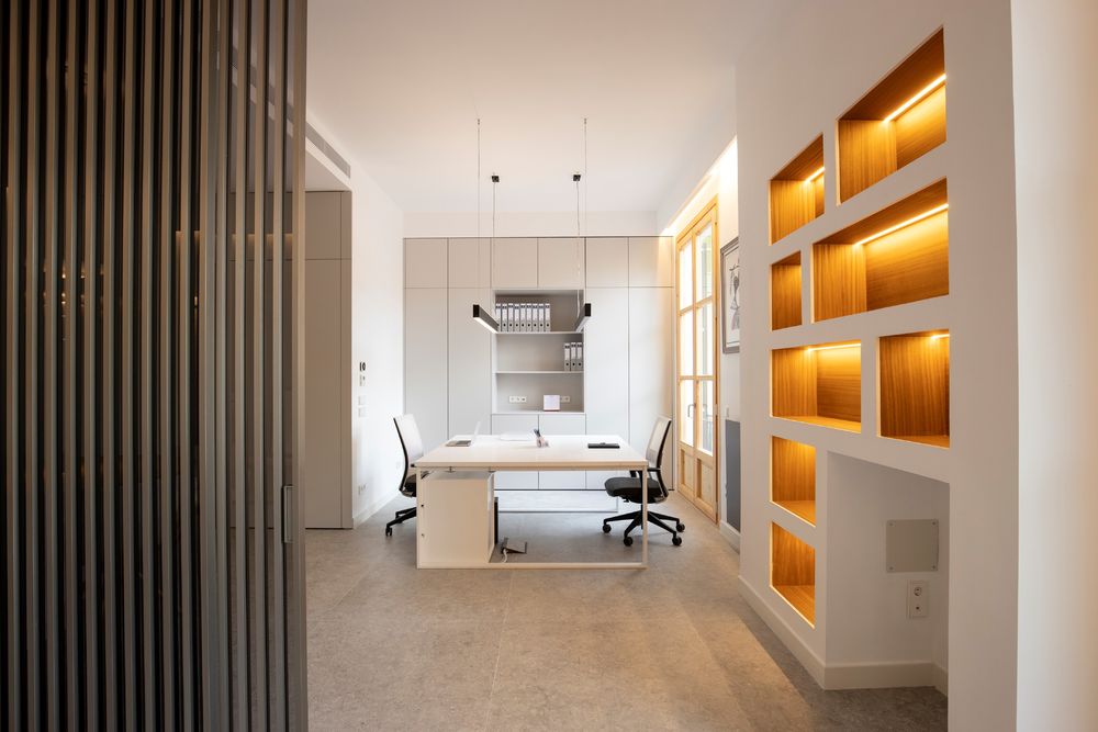 SR Arquitectes 打造马洛卡旅游公司明亮温馨办公空间