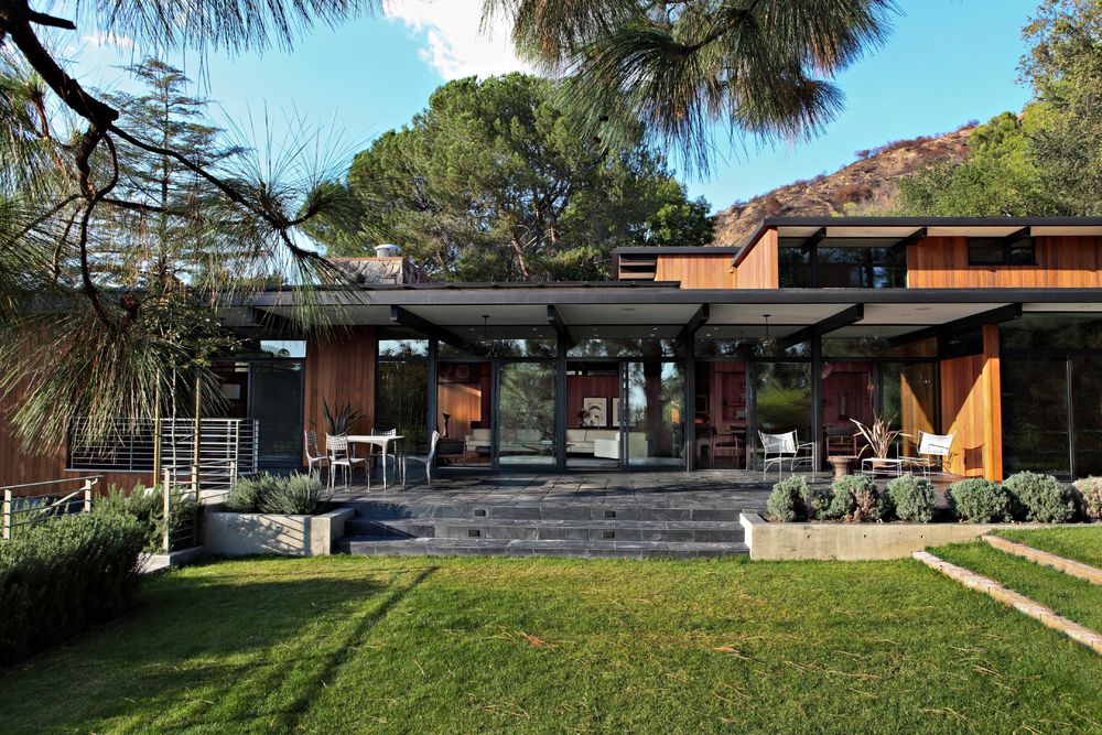 加州 La Canada Flintridge 的 5000 平方英尺现代别墅