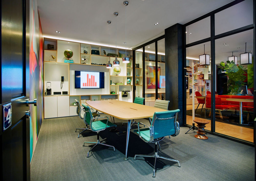 citizenM Schiphol 机场酒店扩建 | 简约豪华设计