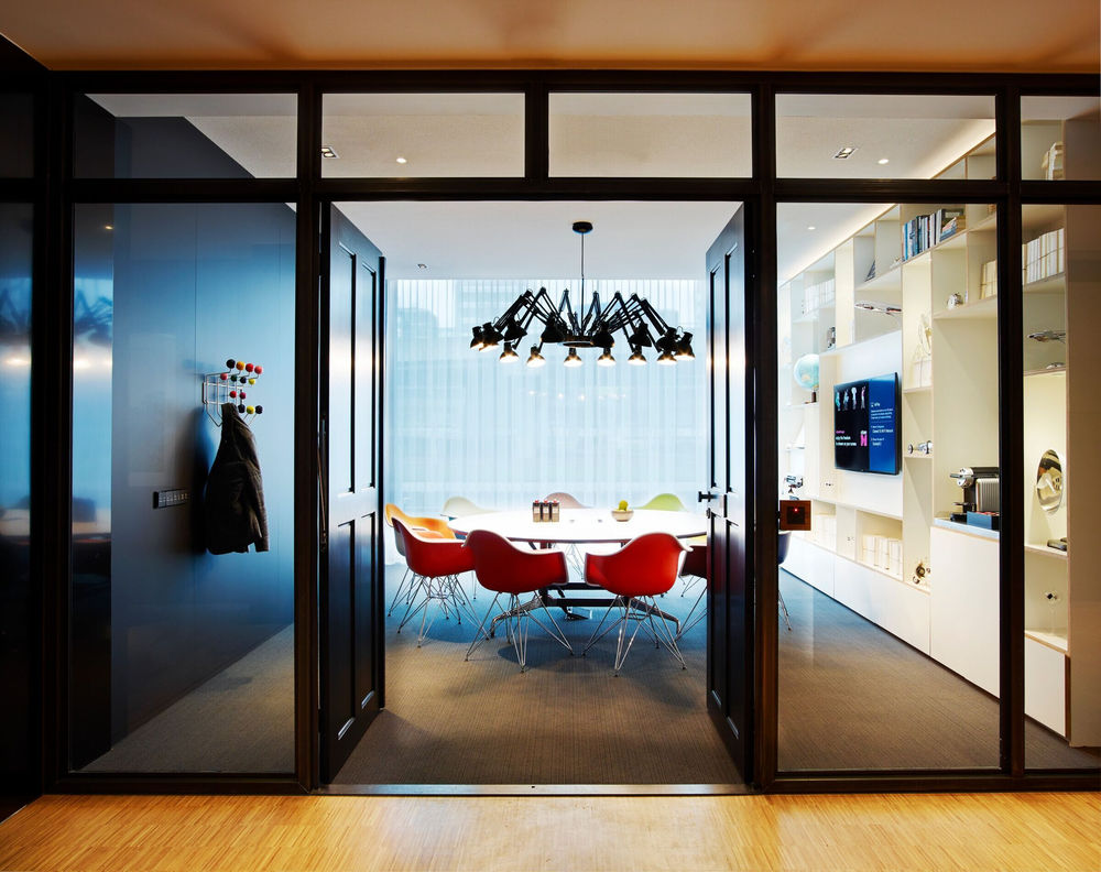 citizenM Schiphol 机场酒店扩建 | 简约豪华设计