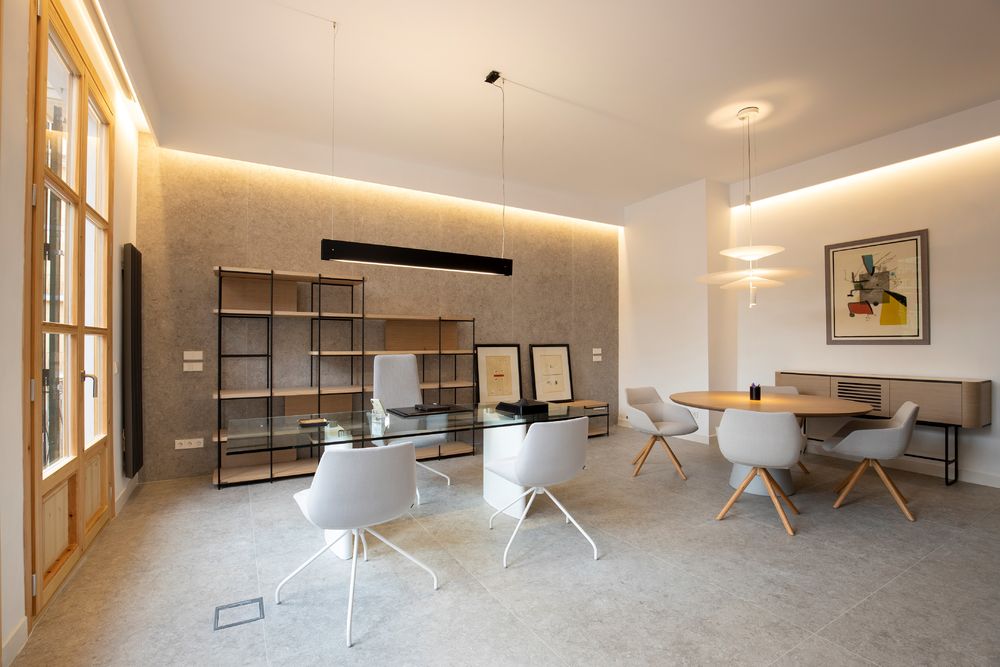 SR Arquitectes 打造马洛卡旅游公司明亮温馨办公空间