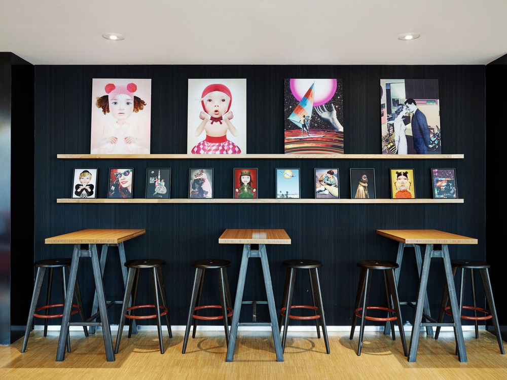 citizenM Schiphol 机场酒店扩建 | 简约豪华设计