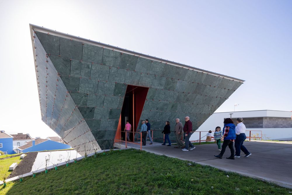 Azores 岛上的天堂陵园——Eternal Light Chapel