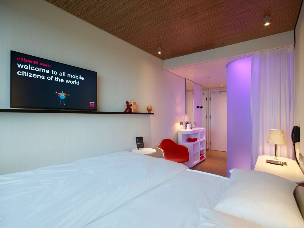 citizenM Schiphol 机场酒店扩建 | 简约豪华设计